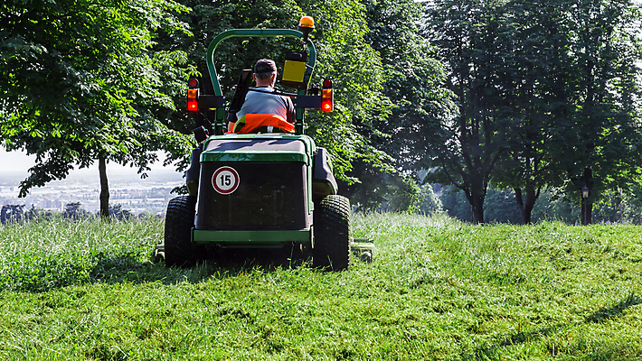 포토 JPG 해외이미지 남자 밭 농업 자연 노동자 풍경 잔디 사람없음 야외 초록색 정원 기계 장비 업무 승차 자르기 원예 트랙터 돌봄 원예사 커터 해외202009 해외포토 식물 직업 산업 컬러 모션 사람 취미 작업 농기계 생태계 특수차량 파일형식