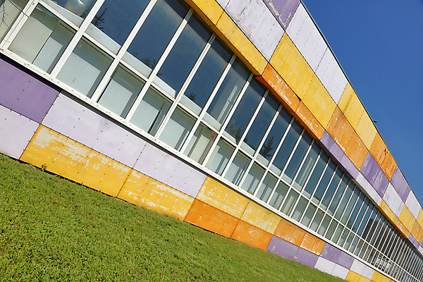 포토 JPG 해외이미지 식물 외관 유럽 산업 벽 백그라운드 건축양식 부분 공장 사람없음 야외 건물 컬러풀 작업실 제조 창고 러시아 러시아인 모스크바 해외202009 해외포토 서양인 건축물 건축 나라 컬러 공업 파일형식