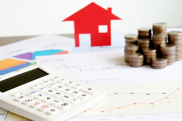 포토 JPG 해외이미지 모델 직업 종이 컨셉 돈 비즈니스 주택 사람 사람없음 금융 경제 쌓기 동전 검은색 저축 계산기 성장 기록 시장 재산 구매 상담원 가격 책상 문서 기회 투자 결제 보험 진행 대출 렌탈 매각 세금 진짜 회계사 해외202009 해외포토 컬러 가구 모션 문구용품 건물 쇼핑 장비 사무원 파일형식