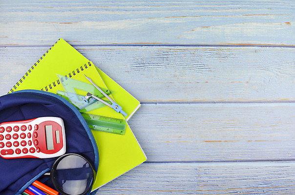 포토 JPG 해외이미지 학생 디자인 교육 종이 어린이 백그라운드 컨셉 다이어트 가방 비즈니스 포장 배낭 학교 탁자 문구용품 사람없음 목재 책 초록색 파란색 스터디 상자 컬러풀 사무실 연필 우주 쪽지 공책 공백 장비 에너지 흰색 신선 업무 플랫 정상 책상 오브젝트 신학기 유기농 위치 점심식사 해외202009 해외포토 나무 웰빙 잡화 컬러 가구 재료 학용품 건강 사람 학습 필기구 식사 작업 파일형식