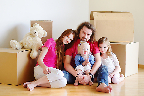 포토 JPG 해외이미지 백인 라이프스타일 남자 딸 행복 어린이 포즈 곰 가족 모션 엄마 부동산 새로움 바닥 주택 함께함 실내 미소 사람 앉기 여러명 성인 가로 친구 상자 장난감 4 아빠 재산 흥분 형제 언니 짐싸기 판지 삭제 진짜 많음 해외202009 해외포토 서양인 동물 감정 다수 컨셉 포유류 관계 표정 내부 건물 생활 금융 숫자 자매 파일형식