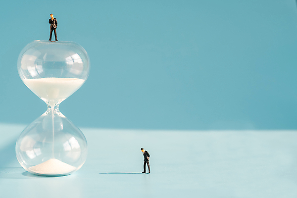 포토 JPG 해외이미지 모델 직업 라이프스타일 시계 백그라운드 컨셉 돈 회사 비즈니스 성공 넥타이 노동자 아이디어 정장 사람없음 금융 경제 숫자 미니어처 저축 정보 성장 시간 업무 비즈니스맨 그룹 시장 계획 속도 투자 이익 월급 개선 세금 수입 지원 투자자 해외202009 해외포토 문자 잡화 옷 남자 생활 모형 작업 직장인 재산 파일형식