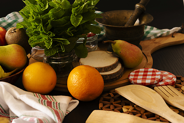 포토 JPG 해외이미지 계절 열매 꽃 음식 백그라운드 오렌지 과일 자연 유리 포도 치즈 귤 바나나 서기 사람없음 목재 장식 빨간색 초록색 갈색 바구니 식당 와인 꽃병 저녁식사 어둠 침묵 낭만 견과류 수확 흰색 축하 사과 두루마리 다발 삼베 복고 캔버스 호두 석류 그런지 스타일 해외202009 해외포토 나무 식물 컬러 컨셉 농업 재료 모션 재질 유제품 주류 상점 식사 소리 생태계 파일형식 천_직물