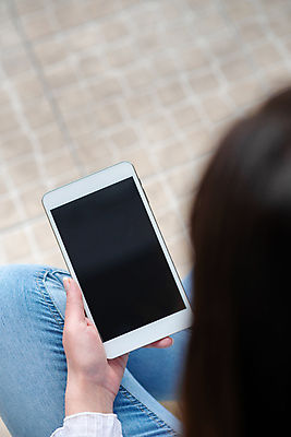 포토 JPG 해외이미지 라이프스타일 손 커피 백그라운드 통신 탁자 모바일 휴식 항해 선물 사람없음 컵 스마트폰 펜 디지털 스크린 공백 터치 머그컵 기록 잡기 업무 어플리케이션 방향 스마트 포인트 온라인 관심 무료 소셜 네트워킹 카피스페이스 해외202009 해외포토 식기 음료 가구 컨셉 배_교통 모션 생활 신체부위 금융 핸드폰 스마트기기 필기구 작업 네트워크 파일형식