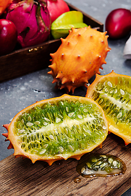 포토 JPG 해외이미지 식물 음식 조각 백그라운드 채소 오렌지 과일 재료 오이 귤 뿔 건강 사람없음 초록색 노란색 신선 달콤 맛 멜론 자르기 유기농 날것 스파이크 내추럴 숙성 이국적 채식주의자 해외202009 해외포토 웰빙 컬러 컨셉 모션 채식 파일형식