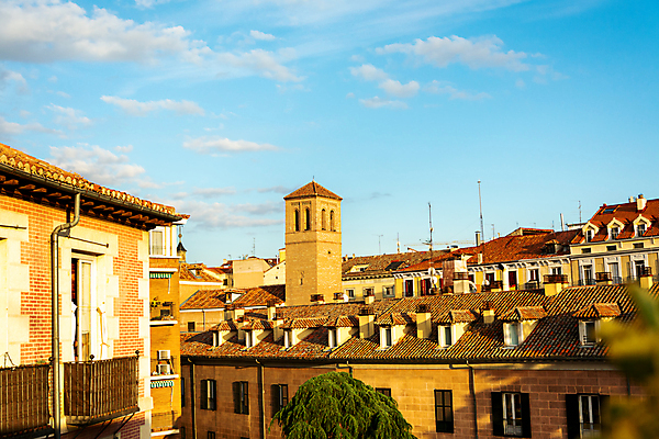포토 JPG 해외이미지 라이프스타일 외관 유럽 여행 컨셉 창문 하늘 지붕 휴가 주택 돌담 파노라마 굴뚝 풍경 사람없음 가로 여름 여행객 탑 일몰 놀람 낭만 덮개 도시 도심 옥상 천 지중해 타일 즐거움 시력 스카이라인 구식 카피스페이스 해외202009 해외포토 건축물 계절 감정 나라 바다 촬영기법 표정 사람 건물 생활 담장 노을 공백 뚜껑 돌_바위 직물 파일형식