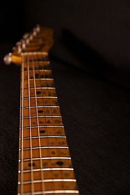 포토 JPG 해외이미지 음악 손가락 놀이 근접촬영 취미 사람없음 쪽지 소리 음악가 가수 수확 기구 기타 악단 일렉기타 수집 예술가 열정 기타리스트 재즈 옛날 작곡가 전경 해외202009 해외포토 직업 손 감정 뷰포인트 농업 현악기 문화예술 풍경 연주자 파일형식 탑뷰