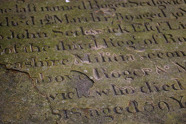 포토 JPG 해외이미지 종교 텍스트 날씨 영국 잉글랜드 이끼 사람없음 손상 죽음 무덤 자르기 편지 비석 묘사 판화 기념물 목각 대본 옛날 장례식 적자 추모 레터링 해외202009 해외포토 유럽 컨셉 모션 미술 파일형식