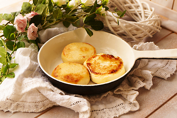 포토 JPG 해외이미지 열매 어린이 음식 과일 탁자 디저트 치즈 건강 요리 사람없음 목재 장식 빨간색 과자 케이크 튀김 흰색 시골 신선 항아리 달콤 맛 아침식사 잼 볼터치 굽기 먹기 철 민트 크림 시골집 블루베리 꿀 팬케이크 건포도 러시아인 벨로루시 핸드메이드 맛있는 해외202009 해외포토 서양인 나무 식물 컬러 가구 컨셉 재료 모션 포도 유제품 주택 사람 화장 식사 도자기 소스_음식 구이 허브 건과일 파일형식