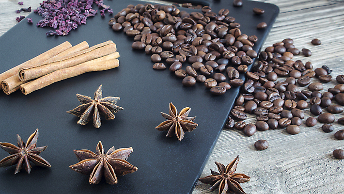 포토 JPG 해외이미지 접시 별 커피 음식 크리스마스 디저트 마늘 요리 사람없음 목재 장식 갈색 식당 초콜릿 요리사 양념 달콤 맛 향신료 아로마 소금 향 후추 성분 동쪽 시나몬 이국적 입가심 채식주의자 핸드메이드 비건 나무배경 해외202009 해외포토 자연요소 나무 직업 식기 기념일 음료 컬러 백그라운드 컨셉 채소 재료 상점 방향 채식 향미료 파일형식