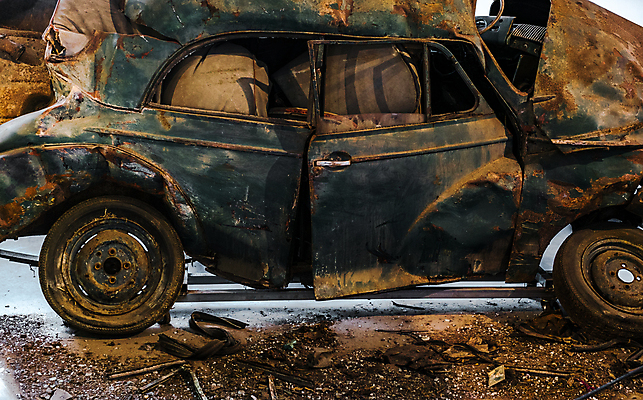 포토 JPG 해외이미지 산업 교통시설 자동차 거리 사람없음 쌓기 환경 금속 재활용 손상 수확 바퀴 오염 수리 쓰레기 폐기물 위험 사건 철 버리기 부식 복고 엔진 한조각 보험 모터 낭비 찌그러짐 고물상 구식 깨짐 옛날 자동 중고 철강 해외202009 해외포토 1 육상교통 교통 컨셉 농업 모션 재질 시설 친환경 파일형식