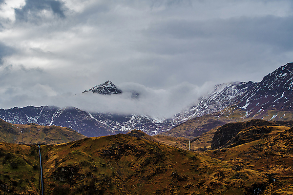 포토 JPG 해외이미지 구름 공원 겨울 자연 하늘 영국 웨일즈 산 파노라마 풍경 사람없음 시골 큼 북쪽 왕국 전국 절정 스노도니아 스노든산 해외202009 해외포토 자연요소 계절 공공시설 유럽 촬영기법 크기 방향 생태계 파일형식