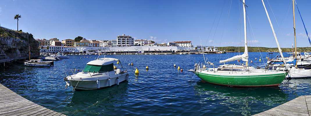 포토 JPG 해외이미지 바다 섬 요트 휴가 항해 사람없음 야외 건물 물 여름 파란색 마을 항구 산책로 전원 보트 스페인 지중해 정박 포트 부둣가 터키석 해외202009 해외포토 자연요소 건축물 계절 유럽 길 컬러 배_교통 교통시설 전기에너지 보석 파일형식