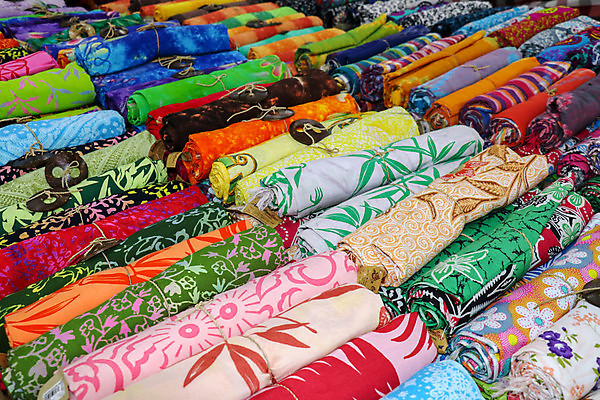 포토 JPG 해외이미지 스튜디오촬영 전통 디자인 옷 선 줄 조각 패턴 넥타이 추상 사람없음 빨간색 컬러풀 한개 유행 금속 페인트 벨트 직물 면 우아함 허리 오브젝트 질감 심플 발리 짜임 고립 스트랩 정물화 지원 짜기 힌두교 스타일 해외202009 해외포토 1 잡화 종교 컬러 섬 컨셉 무늬 모션 재질 실내 신체부위 그림 인도네시아 파일형식