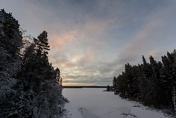 포토 JPG 해외이미지 나무 계절 공원 호수 바다 백그라운드 크리스마스 겨울 패턴 오렌지 자연 하늘 날씨 새로움 산 핀란드 풍경 사람없음 야외 목재 물 파란색 강 환경 보라색 냉동 얼음 일몰 추위 흰색 소나무 숲 큼 12월 서리 전나무 눈보라 양발 전국 폭설 눈내림 해외202009 해외포토 자연요소 식물 공공시설 기념일 컬러 컨셉 무늬 과일 재료 눈_날씨 북유럽 노을 날짜 크기 자연재해 생태계 파일형식