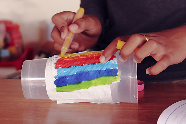 포토 JPG 해외이미지 라이프스타일 손 디자인 행복 어린이 컨셉 상상 놀이 탁자 주택 실내 창조 미술 취미 사람없음 컬러풀 재활용 기쁨 천 오브젝트 그림 해외202009 해외포토 감정 컬러 가구 문화예술 사람 내부 건물 생활 신체부위 직물 친환경 파일형식