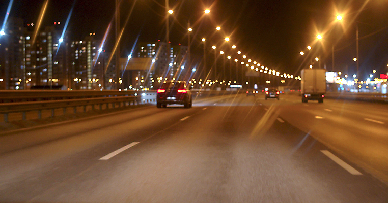 포토 JPG 해외이미지 라이프스타일 도로 여행 이동 교통시설 모션 자동차 유리 거리 주택 실내 사람없음 건물 빛 어둠 운전 도시 바퀴 고속도로 운전사 야간 소프트포커스 속도 보케 일반 빛망울 자동 통근 해외202009 해외포토 자연요소 직업 건축물 길 육상교통 교통 컨셉 재질 촬영기법 내부 생활 시설 출근 파일형식