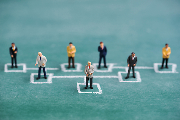 포토 JPG 해외이미지 모델 손 교육 백그라운드 컨셉 비즈니스 통신 노동자 사람 사람없음 장난감 숫자 스크린 칠판 미니어처 피규어 흐름 흰색 업무 비즈니스맨 그룹 계획 작음 스케치 그림 분필 화이트보드 고립 미니 방법 해외202009 해외포토 직업 문자 남자 컬러 미술 신체부위 모형 작업 직장인 크기 초크 파일형식