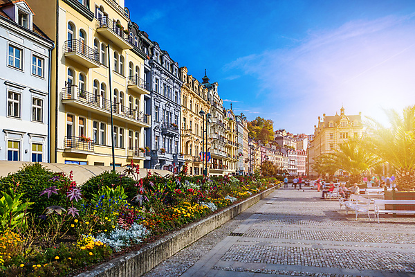 포토 JPG 해외이미지 전통 유럽 문화 여행 건축양식 하늘 휴가 건강 파노라마 미술 풍경 사람없음 건물 치료 여름 관광지 도시풍경 컬러풀 스파 도시 중세 역사 그림 휴양지 체코 타운 테라피 공화국 바로크 옛날 해외202009 해외포토 건축물 계절 건축 나라 컬러 의학 문화예술 촬영기법 뷰티 장소 파일형식
