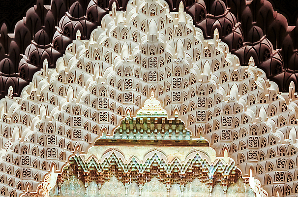 포토 JPG 해외이미지 전통 디자인 문화 벽 조각 여행 패턴 건축양식 아프리카 표면 미술 동양인 사람없음 내부 장식 놀람 궁전 화려 재산 클래식 닫기 이슬람교 묘사 질감 대문 모자이크 모로코 감탄 명품 복잡 아랍어 옛날 해외202009 해외포토 건축 감정 나라 종교 컨셉 고건축 무늬 모션 문화예술 표정 인종 금융 문 상품 파일형식