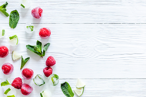포토 JPG 해외이미지 열매 음료 음식 백그라운드 잎 과일 텍스트 요리 사람없음 빨간색 초록색 우주 냉동 얼음 추위 칵테일 투명 플랫 정상 큐브 산딸기 위치 라임 카피스페이스 해외202009 해외포토 자연요소 식물 컬러 주류 공백 파일형식