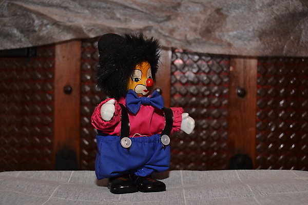 포토 JPG 해외이미지 전통 옷 공원 행복 문화 어린이 스포츠 여행 백그라운드 놀이 사람 이벤트 소년 사람없음 야외 빨간색 장난감 공연 무대 수확 광대 표현 클래식 서커스 향수 복고 코믹 쇼 연극 곡예사 실행 옛날 해외202009 해외포토 직업 공공시설 남자 감정 컬러 컨셉 농업 문화예술 화장품 파일형식