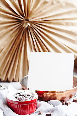 포토 JPG 해외이미지 모양 식기 접시 종이 음식 백그라운드 컨셉 재료 디저트 건강 사탕 요리 사람없음 컵 빨간색 갈색 주방 초콜릿 빵집 장비 회색 흰색 도자기 사발 달콤 맛 작음 설탕 컵케이크 굽기 먹기 준비 흰배경 머핀 레시피 방법 백자 페스츄리 핸드메이드 목업 카피스페이스 맛있는 해외202009 해외포토 빵 컬러 모션 케이크 상점 공백 사기그릇 크기 구이 파일형식