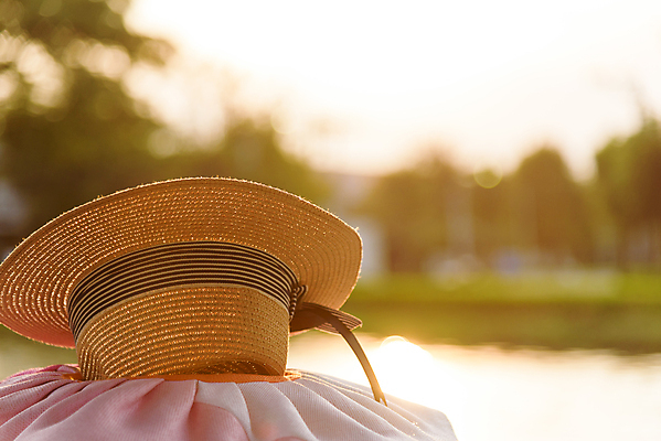 포토 JPG 해외이미지 나무 백인 모자 디자인 드레스 여자 행복 리본 여행 백그라운드 오렌지 자연 하늘 휴가 잔디 사람없음 야외 장식 빨간색 초록색 여름 파란색 빛 강 태양 반사 갈색 노란색 유행 우주 정원 일몰 수확 광선 가을 흰색 가장자리 소프트포커스 오브젝트 밀짚 내추럴 혼자 놓기 해외202009 해외포토 자연요소 서양인 식물 잡화 옷 계절 감정 컬러 농업 과일 모션 촬영기법 사람 노을 둘레 짚 생태계 파일형식