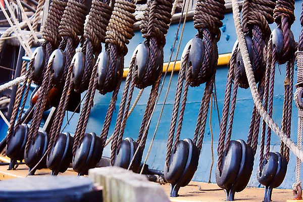 포토 JPG 해외이미지 선 밧줄 바다 여행 교통시설 항해 사람없음 목재 파란색 강 장비 거친 고리 코드 호주 질감 함선 매듭 해군 무거움 고립 옛날 해외202009 해외포토 나무 줄 컬러 교통 배_교통 재료 군대 오세아니아 무게 시설 파일형식