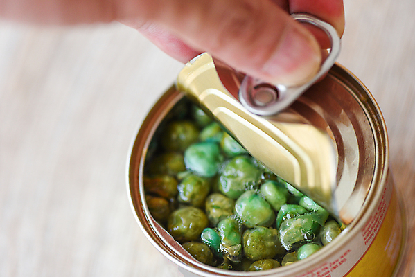 포토 JPG 해외이미지 식물 전통 손 잡화 음식 백그라운드 채소 재료 포장 콩 건강 요리 사람없음 초록색 상점 금속 주방 식사 신선 오픈 항아리 캔 상품 컨테이너 철 가득함 오브젝트 준비 유기농 완두콩 팩 수납 통조림 채식주의자 많음 맛있는 해외202009 해외포토 웰빙 산업 컬러 컨셉 재질 곡류 신체부위 화장품 도자기 채식 파일형식