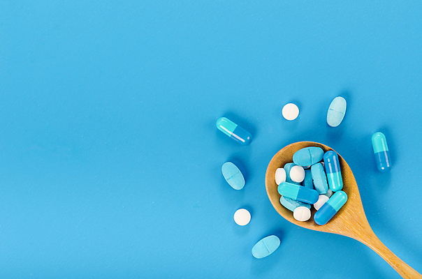 포토 JPG 해외이미지 라이프스타일 과학 백그라운드 컨셉 건강 병원 사람없음 목재 치료 파란색 세트 컬러풀 알약 약 숟가락 고통 흰색 질병 약국 오브젝트 두통 처방 비타민 중독 조제 보충 고립 돌봄 복용 진통제 치료제 화학물질 항생제 해외202009 해외포토 나무 감정 컬러 재료 의학 모션 수저 생활 화학 만들기 영양소 파일형식