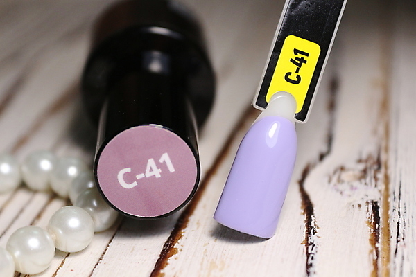 포토 JPG 해외이미지 디자인 여자 백그라운드 미술 사람없음 장식 세트 컬러풀 유행 페인트 흰색 못 화려 팔레트 우아함 손톱관리 손톱 광택 고립 니스 돌봄 팁 해외202009 해외포토 손 컬러 컨셉 모션 문화예술 사람 공구 네일아트 파일형식