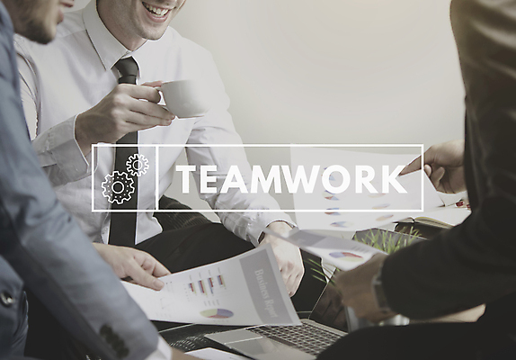 포토 JPG 해외이미지 디자인 비즈니스 사업가 성공 설계 새로움 아이디어 직장 사람 사람없음 컴퓨터 사무실 성장 업무 작업 비즈니스맨 그룹 계획 시작 비전 개발 경영 마케팅 세미나 프로젝트 브레인스토밍 해외202009 해외포토 직업 남자 컨셉 회사 전자제품 직장인 파일형식