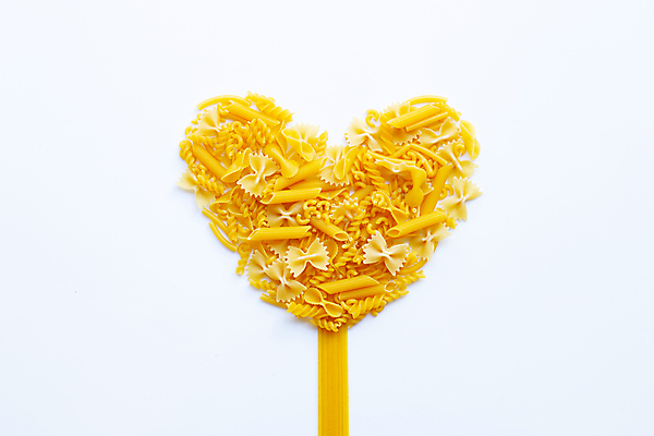 포토 JPG 해외이미지 파스타 실내 사람없음 하트 마카로니 파르팔레 파스타면 펜네 탈리아텔레 해외202009 해외포토 모양 서양음식 내부 면류 파일형식