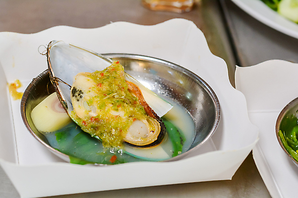 포토 JPG 해외이미지 전통 접시 아시아 문화 음식 백그라운드 젓가락 주방용품 새우 건강 육류 돼지고기 요리 동양인 사람없음 목재 주방 식당 식사 저녁식사 중국 신선 뜨거움 원형 아침식사 컨테이너 대나무 메뉴 깨 점심식사 고립 핸드메이드 해외202009 해외포토 도형 나무 식기 나라 산업 생활용품 식재료 재료 수저 갑각류 인종 상점 조미료 파일형식