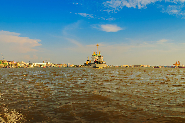 포토 JPG 해외이미지 산업 바다 비즈니스 교통시설 하늘 항해 사람없음 물 경제 파란색 세계 글로벌 항구 화물 도시 보트 상품 큼 나무상자 컨테이너 기중기 무역 함선 상업 해안도시 포트 무거움 물류 로딩 수입 유조선 해외202009 해외포토 자연요소 컬러 교통 배_교통 상자 운송업 중장비 무게 크기 시설 파일형식