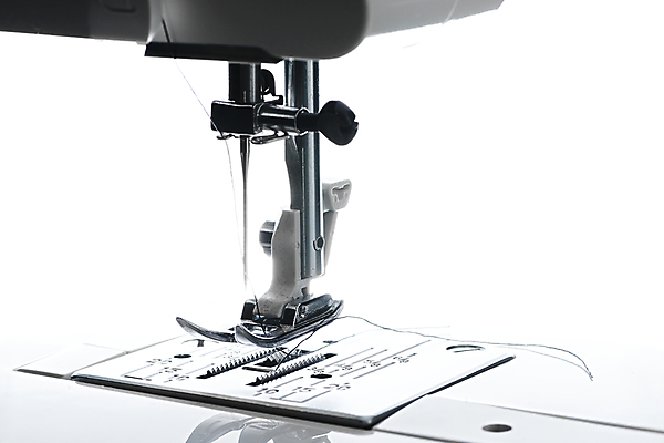 포토 JPG 해외이미지 접시 산업 선 백그라운드 가이드 흑백 취미 사람없음 세트 우주 금속 검은색 기계 공백 추위 흰색 공구 면 바늘 실 개 제조 은색 먹이 바느질 플라스틱 준비 흰배경 만들기 날카로움 포인트 카피스페이스 해외202009 해외포토 직업 식기 컬러 포유류 모션 재질 촬영기법 금융 도구 파일형식