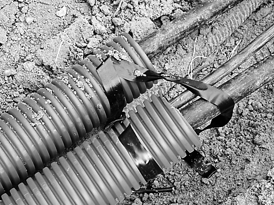 포토 JPG 해외이미지 선 통신 사람없음 힘 흙 에너지 업무 네트워크 수리 순수 시설 파이프 철사 시스템 지하 유지 폐수 해외202009 해외포토 컨셉 작업 환경오염 파일형식