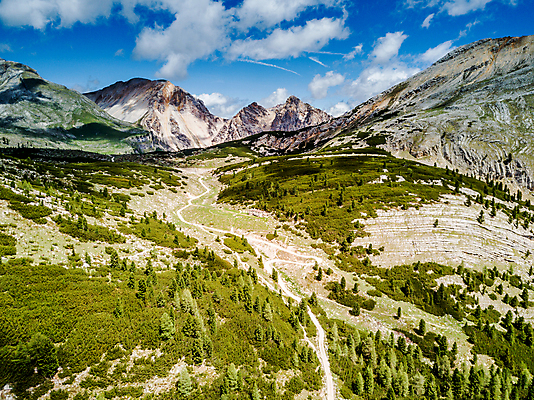 포토 JPG 해외이미지 나무 식물 구름 호수 여행 잎 모션 자연 하늘 풍경 사람없음 야외 목재 초록색 물 여름 강 햇빛 반사 환경 이탈리아 활발 폭포 젖음 흐름 바위 나뭇가지 연못 신선 액체 개울 떨어짐 숲 순수 속도 드론 생태학 파라다이스 해외202009 해외포토 자연요소 계절 교육 유럽 컬러 컨셉 재료 태양 돌_바위 생태계 파일형식