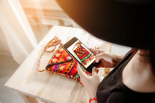 포토 JPG 해외이미지 라이프스타일 드레스 행복 아시아 백그라운드 컨셉 인터넷 비즈니스 사업가 모바일 주택 사람없음 스마트폰 핸드폰 유행 세일 상점 디지털 사진촬영 작업 시장 구매 연결 스마트 상업 온라인 승진 전자상거래 마케팅 매각 소셜 쇼퍼홀릭 힙스터 해외202009 해외포토 직업 옷 패션 감정 나라 건물 생활 전자제품 스마트기기 쇼핑 촬영 파일형식