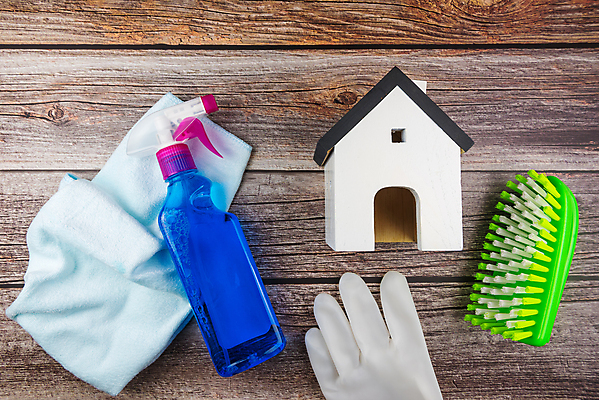 포토 JPG 해외이미지 사람없음 건물 목재 플라스틱 청소도구 청소 오브젝트 건축모형 바닥솔 해외202009 해외포토 나무 건축물 재료 재질 모형 도구 솔 파일형식