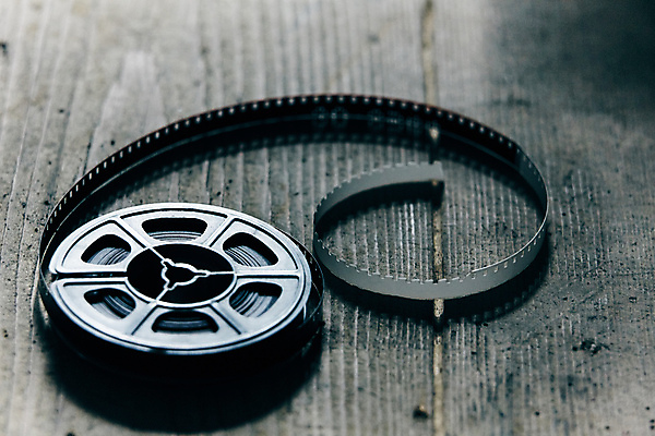 포토 JPG 해외이미지 산업 조각 백그라운드 모션 미술 사람없음 목재 빛 카메라 검은색 장비 추위 수확 흰색 영화관 극장 필름 영화 오브젝트 그림 복고 롤 테이프 실타래 영사기 동영상 얼레 할리우드 부정적 옛날 해외202009 해외포토 나무 감정 컬러 농업 재료 문화예술 문구용품 전자제품 로스앤젤레스 파일형식