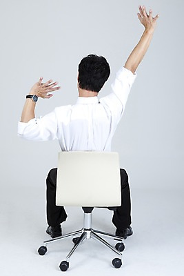 포토 JPG 스튜디오촬영 전신 직업 라이프스타일 남자 와이셔츠 의자 비즈니스 넥타이 휴식 피곤 한명 누끼 사람 앉기 동양인 정장 손짓 20대 성인 라이프 뒷모습 비즈니스라이프 한국인 직장인 사무원 비즈니스맨 기지개 남자만 남자한명만 성인남자만 청년만 청년남자만 청년남자한명만 성인한명만 성인남자한명만 성인만 국내포토 1 잡화 옷 뷰포인트 가구 컨셉 셔츠 모션 실내 인종 청년 생활 파일형식