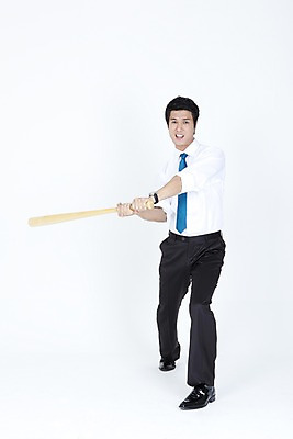 포토 JPG 스튜디오촬영 전신 직업 라이프스타일 남자 포즈 와이셔츠 비즈니스 넥타이 한명 누끼 사람 동양인 정장 20대 성인 라이프 비즈니스라이프 운동 야구 한국인 야구방망이 방망이 직장인 사무원 비즈니스맨 남자만 남자한명만 성인남자만 청년만 청년남자만 청년남자한명만 성인한명만 성인남자한명만 성인만 휘두르기 국내포토 1 잡화 옷 셔츠 모션 실내 건강 인종 청년 생활 구기 야구용품 파일형식