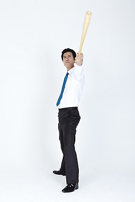 포토 JPG 스튜디오촬영 전신 직업 라이프스타일 남자 포즈 와이셔츠 비즈니스 넥타이 한명 누끼 사람 동양인 정장 20대 성인 라이프 비즈니스라이프 운동 야구 한국인 야구방망이 방망이 가리킴 직장인 사무원 비즈니스맨 남자만 남자한명만 성인남자만 청년만 청년남자만 청년남자한명만 성인한명만 성인남자한명만 성인만 국내포토 1 잡화 옷 셔츠 실내 건강 인종 손짓 청년 생활 구기 야구용품 파일형식