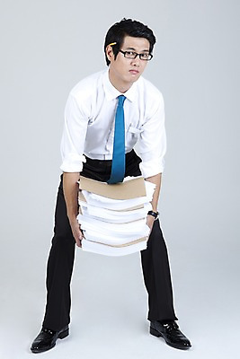 포토 JPG 스튜디오촬영 전신 직업 라이프스타일 남자 종이 안경 와이셔츠 비즈니스 넥타이 표정 피곤 한명 들기 누끼 사람 동양인 정장 20대 성인 라이프 비즈니스라이프 필기구 연필 한국인 업무 직장인 사무원 비즈니스맨 작업실 문서 무거움 남자만 남자한명만 성인남자만 청년만 청년남자만 청년남자한명만 성인한명만 성인남자한명만 성인만 국내포토 1 잡화 옷 컨셉 셔츠 모션 문구용품 학용품 실내 인종 청년 생활 작업 무게 파일형식