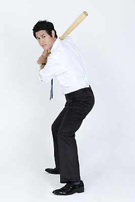 포토 JPG 스튜디오촬영 전신 직업 라이프스타일 남자 포즈 와이셔츠 비즈니스 넥타이 한명 누끼 사람 동양인 정장 20대 성인 라이프 비즈니스라이프 운동 야구 한국인 야구방망이 방망이 직장인 사무원 비즈니스맨 남자만 남자한명만 성인남자만 청년만 청년남자만 청년남자한명만 성인한명만 성인남자한명만 성인만 국내포토 1 잡화 옷 셔츠 실내 건강 인종 청년 생활 구기 야구용품 파일형식