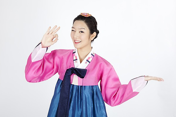 포토 JPG 스튜디오촬영 한국전통 여자 명절 포즈 모션 실내 윙크 한명 서기 미소 웃음 누끼 사람 동양인 손짓 이벤트 상반신 20대 성인 한국인 OK 전통의상 한복 승낙 여자만 여자한명만 성인여자만 청년만 청년여자만 성인한명만 청년여자한명만 성인여자한명만 성인만 국내포토 1 전통 기념일 컨셉 한국 표정 인종 청년 내부 파일형식