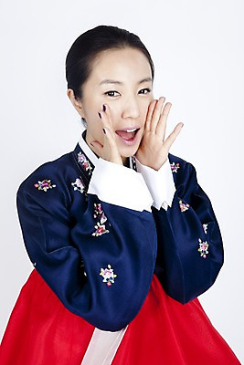 포토 JPG 스튜디오촬영 한국전통 여자 명절 포즈 모션 입모양 실내 한명 미소 웃음 누끼 사람 동양인 손짓 이벤트 상반신 20대 성인 외침 한국인 전통의상 한복 여자만 여자한명만 성인여자만 청년만 청년여자만 성인한명만 청년여자한명만 성인여자한명만 성인만 국내포토 모양 1 전통 기념일 한국 표정 인종 청년 내부 소리 입 파일형식