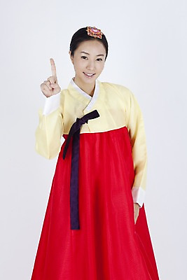 포토 JPG 스튜디오촬영 한국전통 여자 명절 포즈 모션 실내 한명 미소 웃음 누끼 사람 동양인 손짓 이벤트 상반신 20대 성인 한국인 전통의상 한복 여자만 여자한명만 성인여자만 청년만 청년여자만 성인한명만 청년여자한명만 성인여자한명만 성인만 국내포토 1 전통 기념일 한국 표정 인종 청년 내부 파일형식